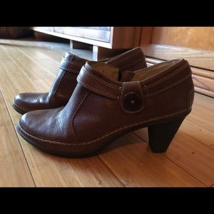 Naturalizer boot shoe